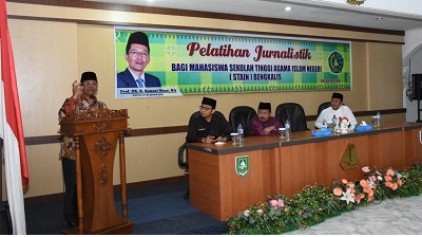 Bupati: Ikuti Kode Etik, Jangan Sampaikan Berita Bohong